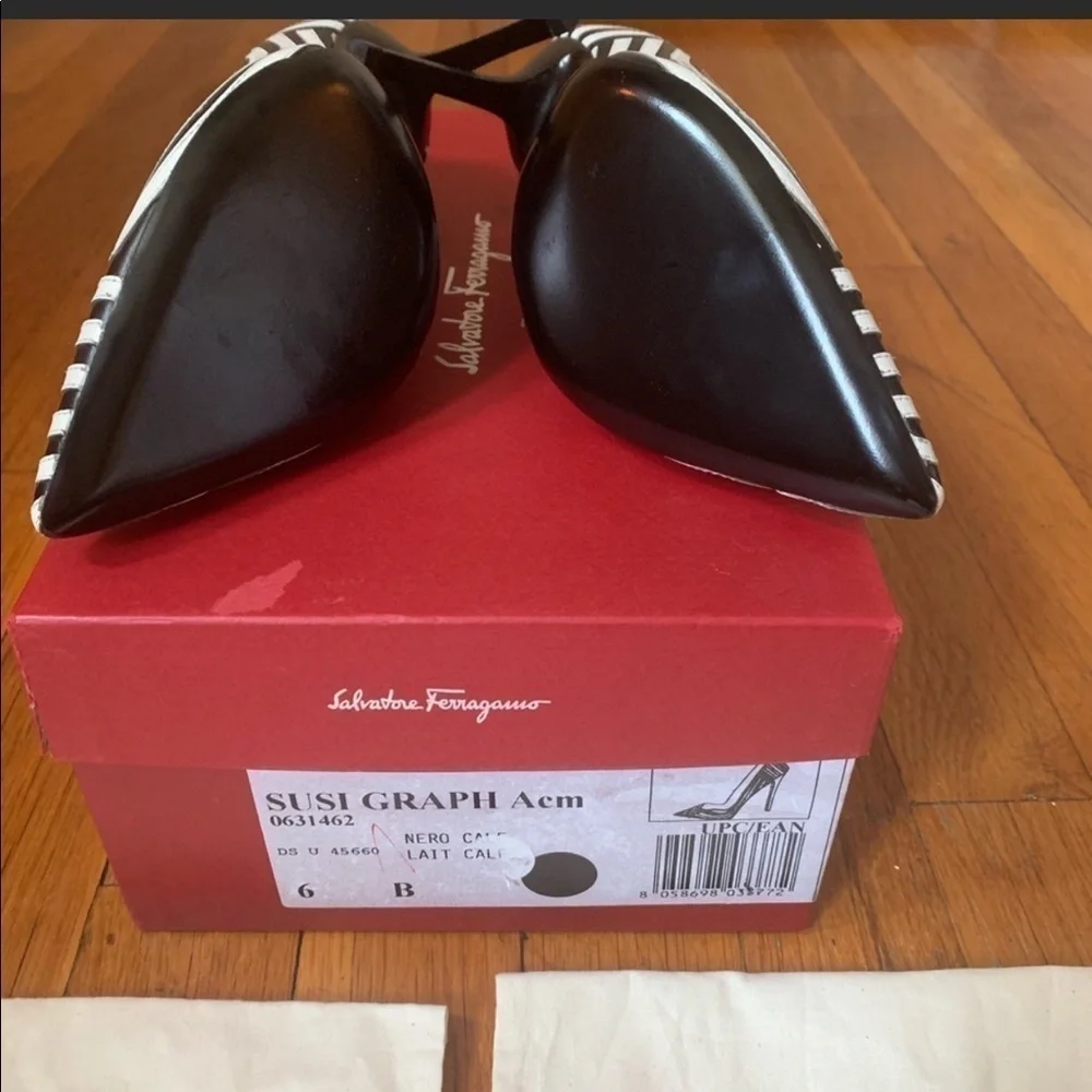 𝅺NWT|SALVATORE Ferragamo|Women Susi Graph Leather Pumps-Black White -Size US 6 - Picture 4 of 6